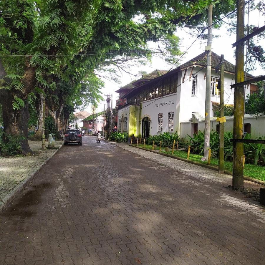 Sundance Beach Villa Kochi Buitenkant foto